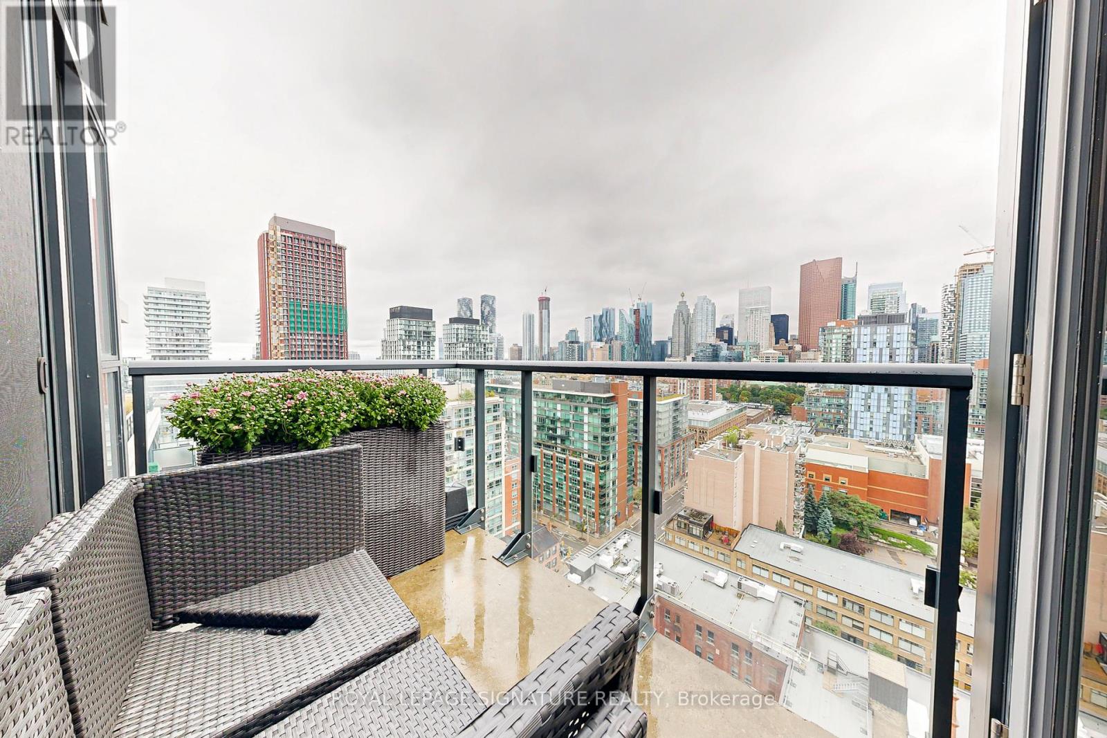 Photo 25 of Ph 11 400 Adelaide Street E, Toronto ON