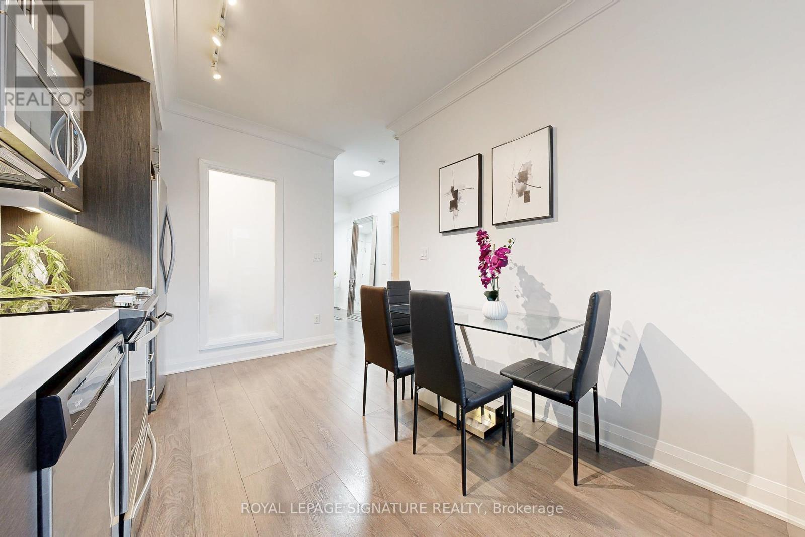 Photo 8 of Ph 11 400 Adelaide Street E, Toronto ON