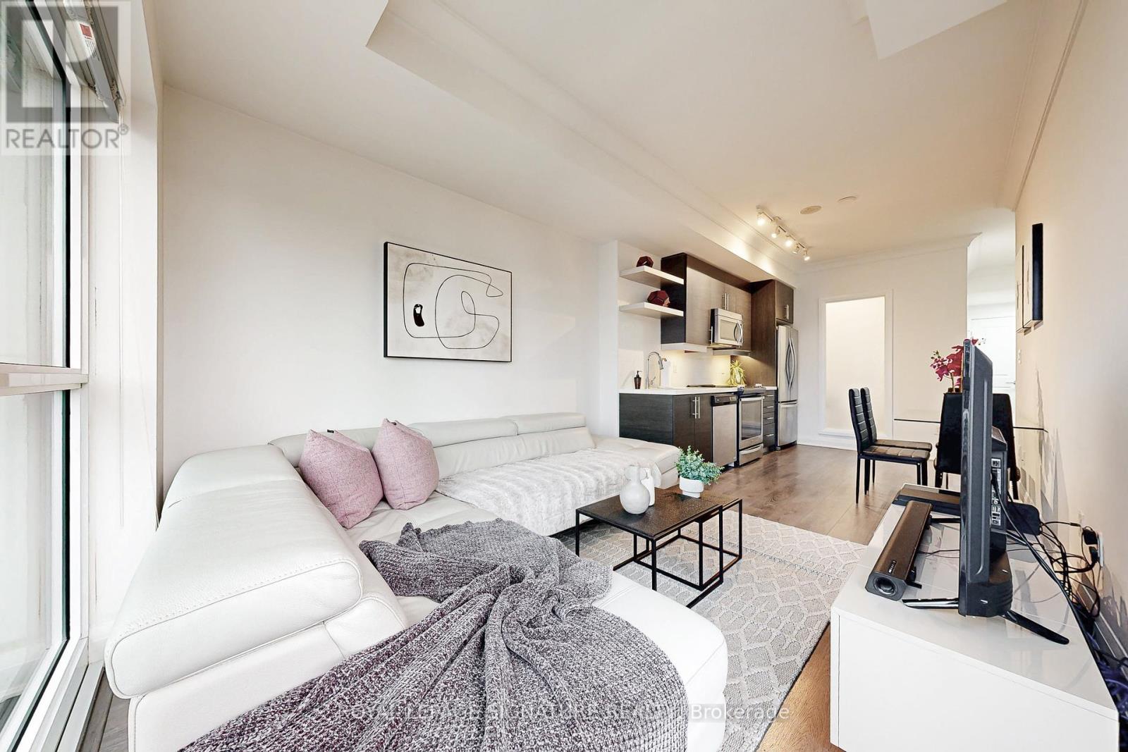Photo 9 of Ph 11 400 Adelaide Street E, Toronto ON
