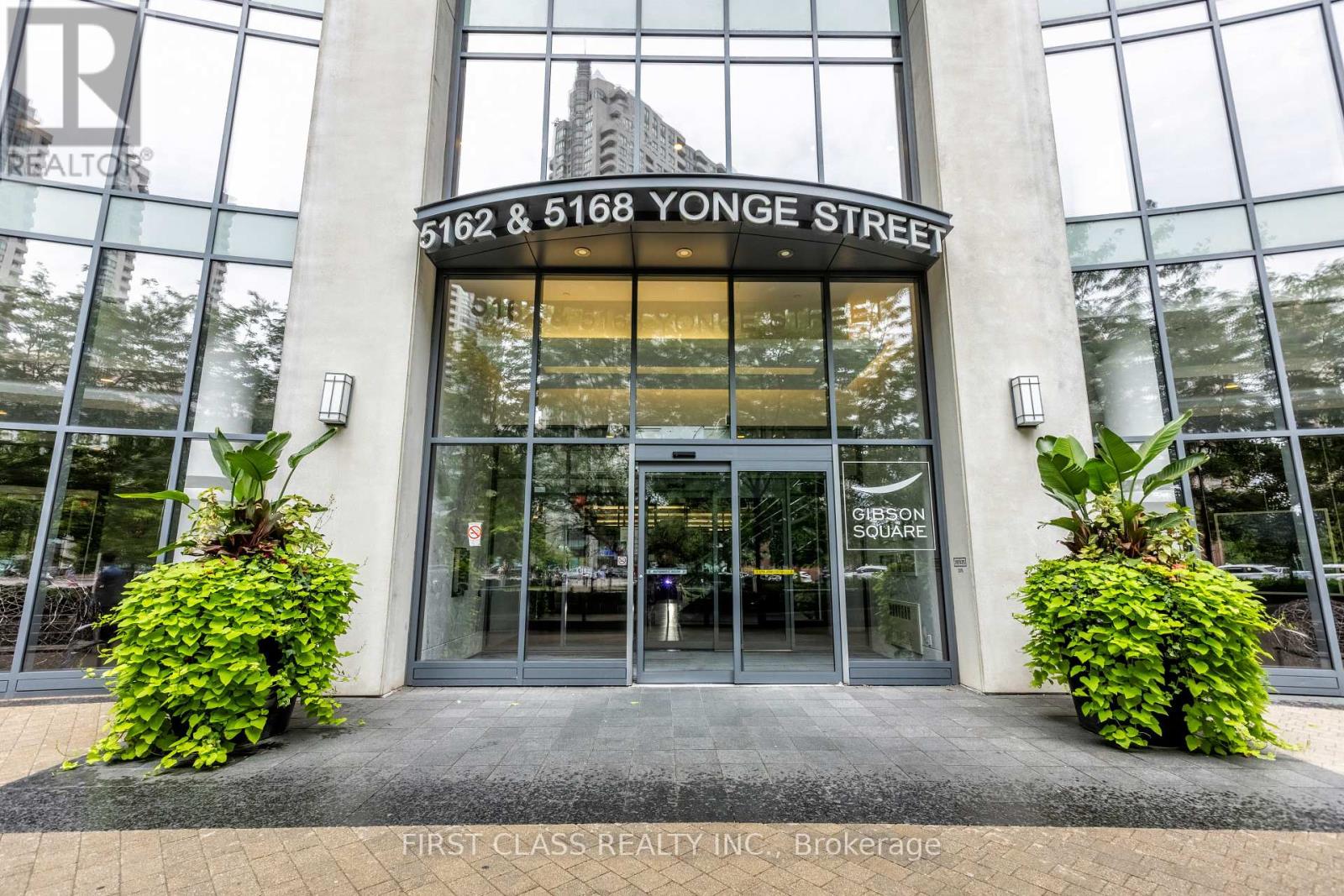 Photo 2 of 605 5168 Yonge Street, Toronto ON