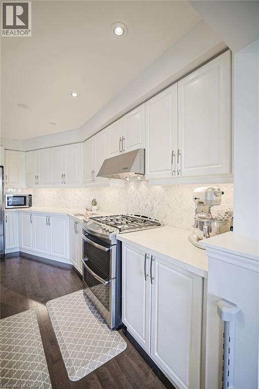 Photo 9 of 32 Davenhill Road, Brampton ON