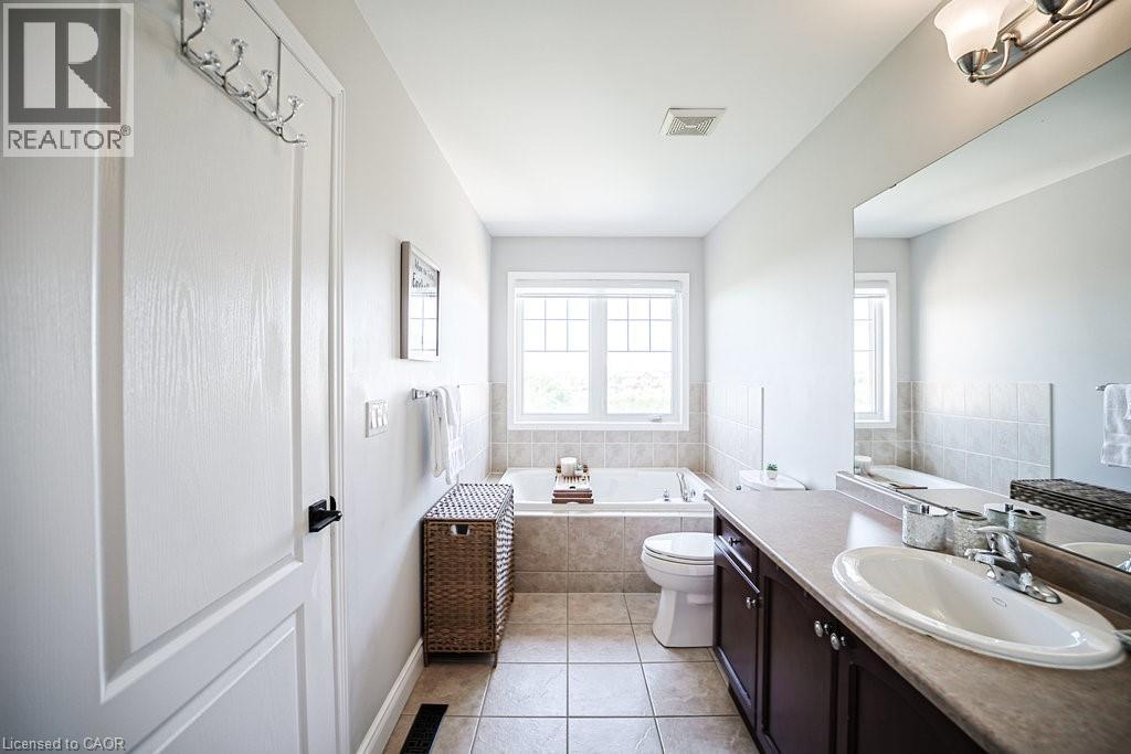 Photo 8 of 32 Davenhill Road, Brampton ON