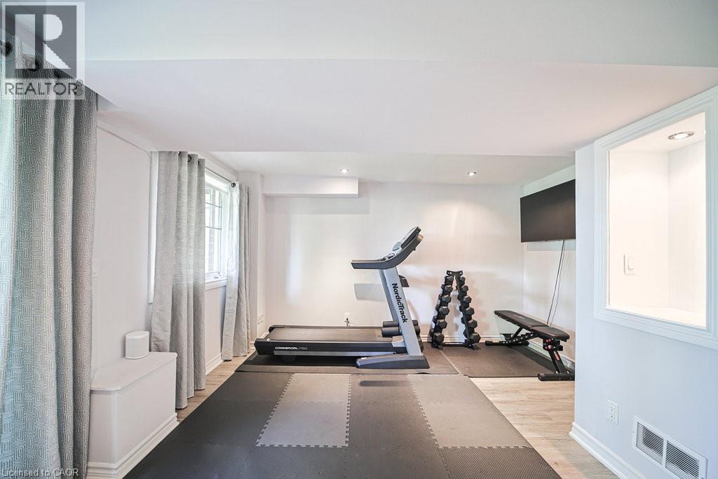Photo 11 of 32 Davenhill Road, Brampton ON
