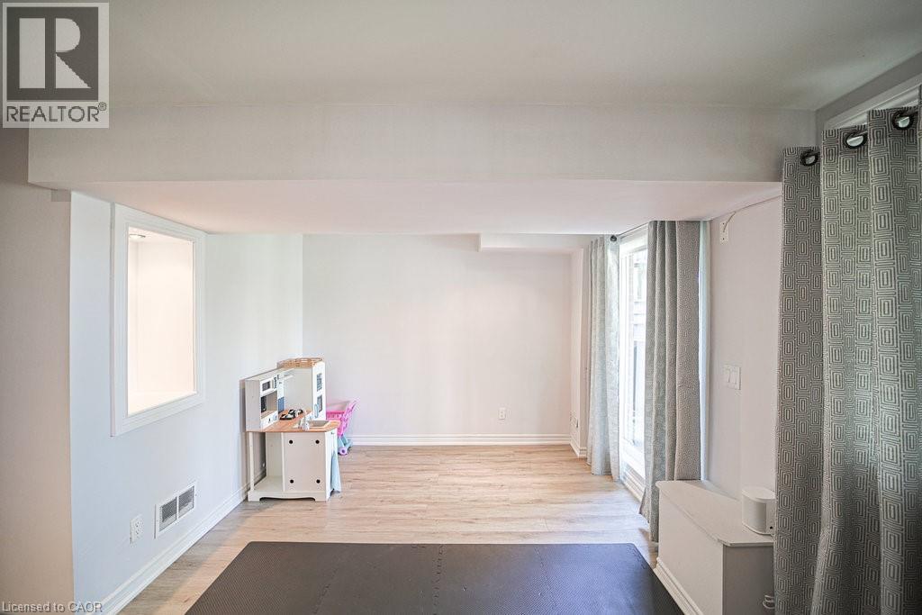Photo 14 of 32 Davenhill Road, Brampton ON