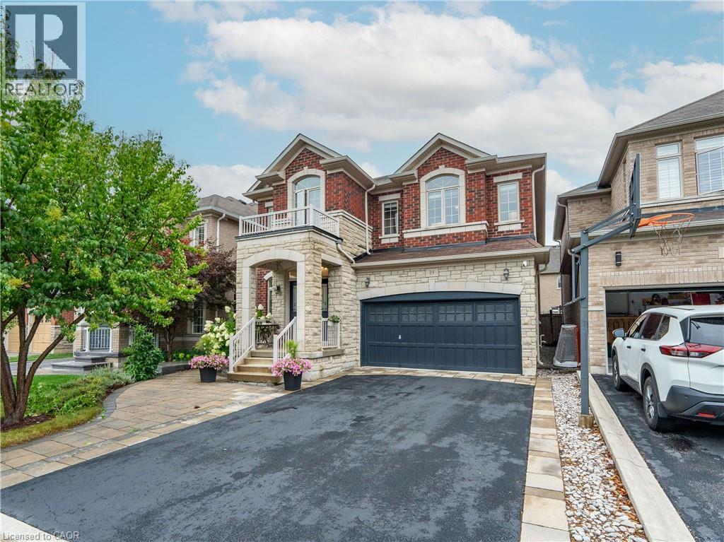 Photo 23 of 19 Mcknight Avenue, Waterdown ON