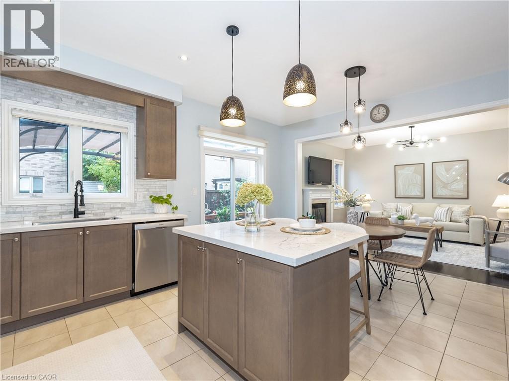 Photo 2 of 19 Mcknight Avenue, Waterdown ON