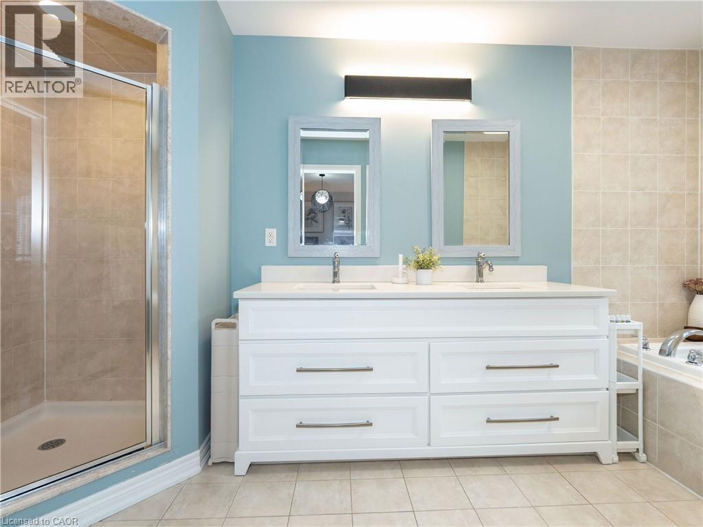 Photo 9 of 19 Mcknight Avenue, Waterdown ON