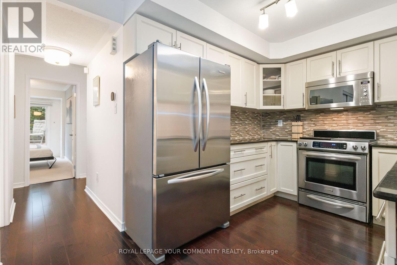 Photo 12 of 8 11 Frances Loring Lane, Toronto ON