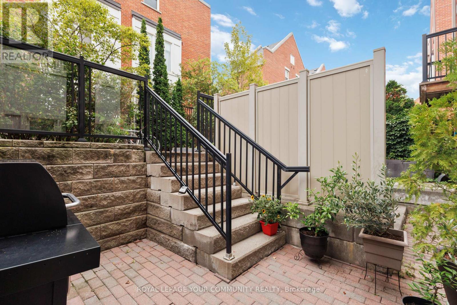 Photo 23 of 8 11 Frances Loring Lane, Toronto ON