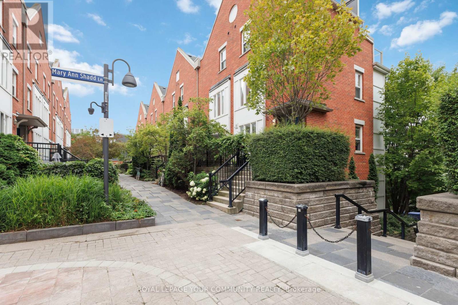 Photo 28 of 8 11 Frances Loring Lane, Toronto ON