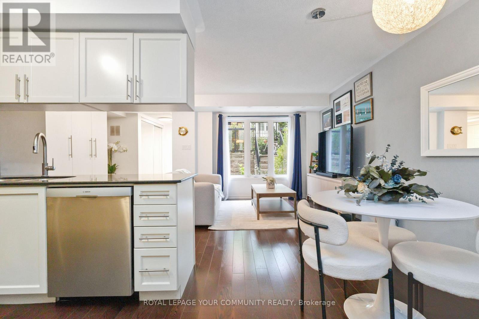 Photo 9 of 8 11 Frances Loring Lane, Toronto ON
