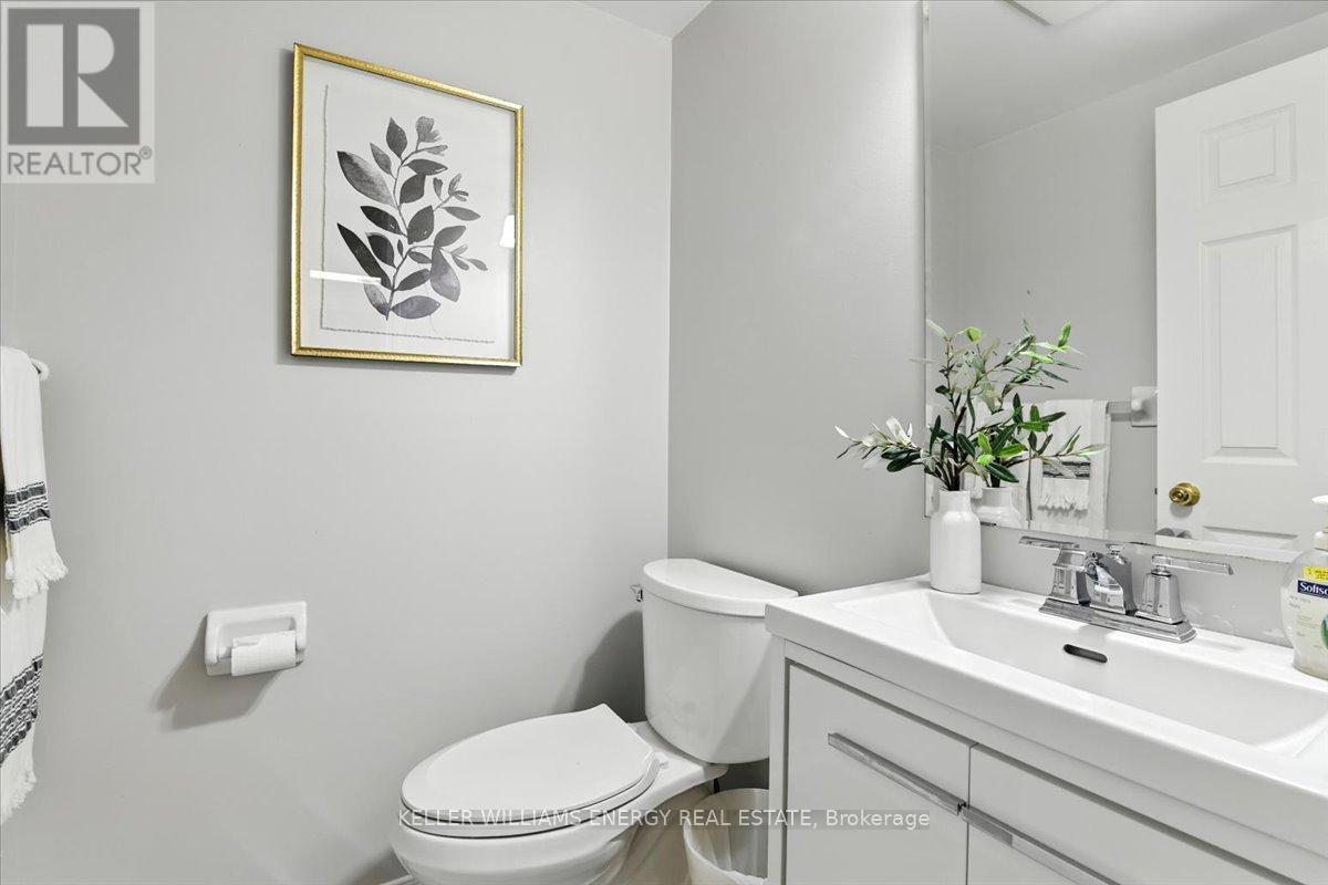 Photo 11 of 155 Lady May Drive, Whitby ON