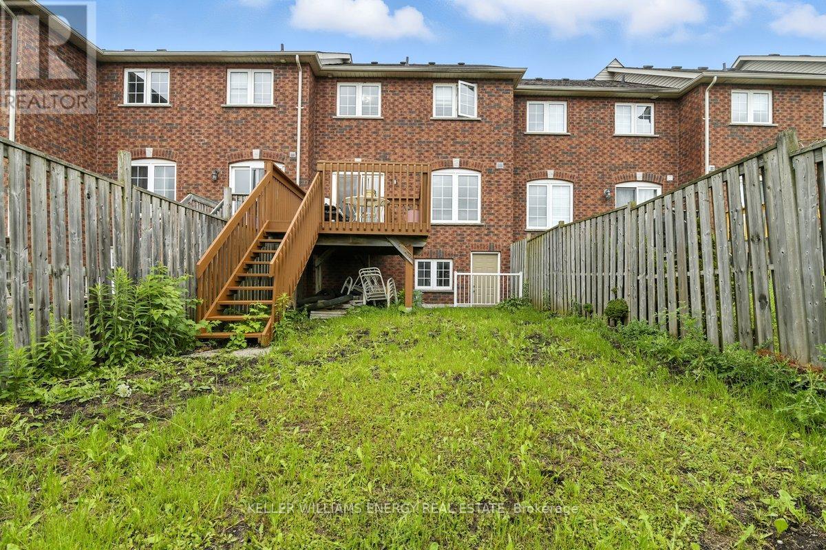 Photo 19 of 155 Lady May Drive, Whitby ON