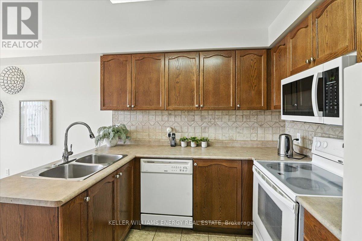 Photo 9 of 155 Lady May Drive, Whitby ON