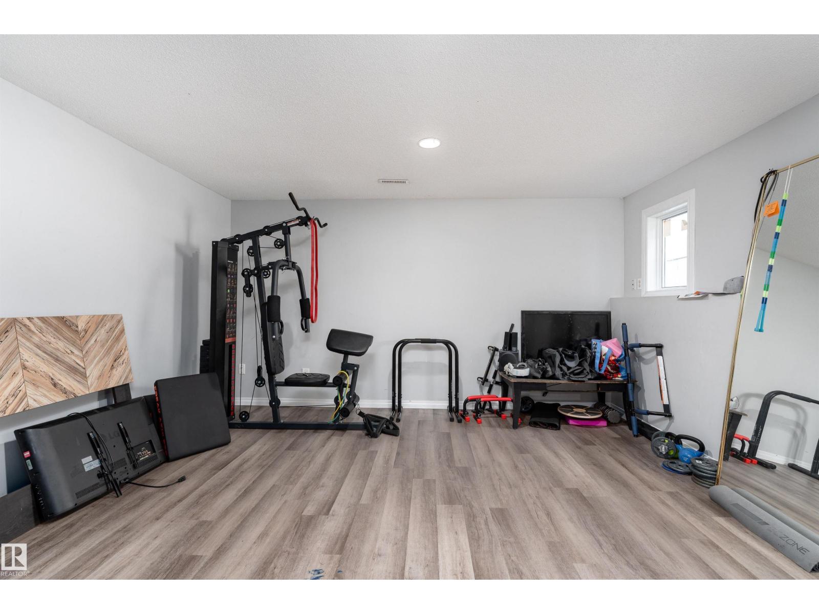 Photo 20 of 1131 35 A St Nw, Edmonton AB