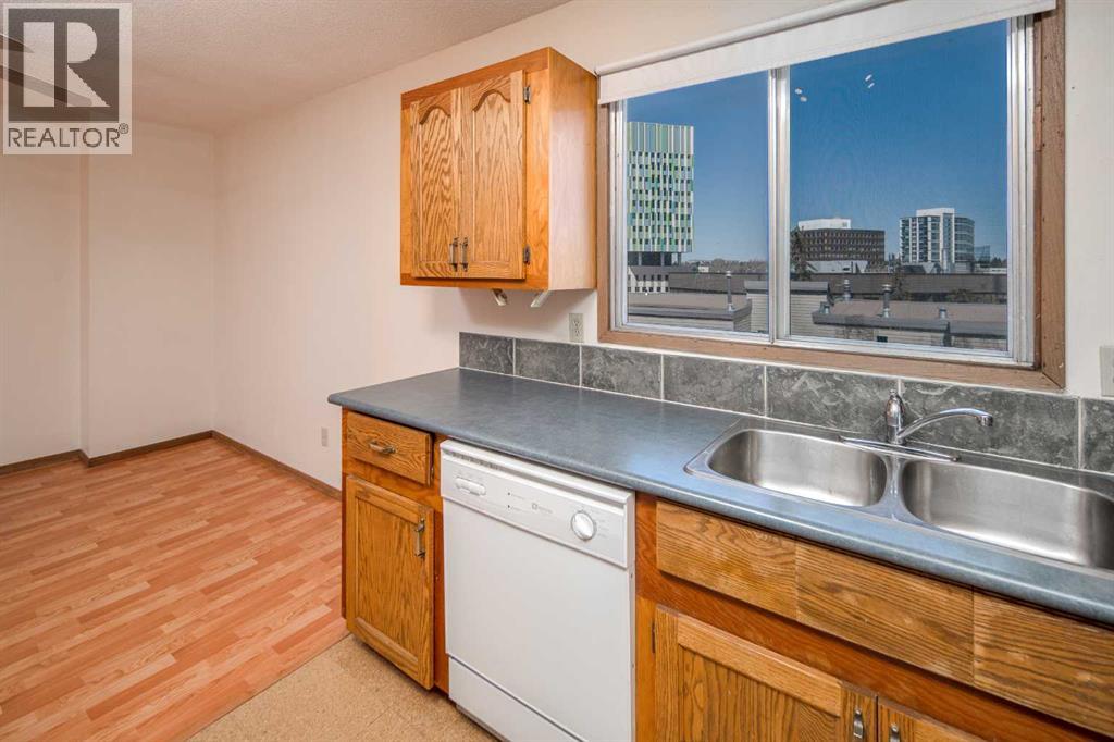 Single Family House for Sale in    Street NW St Andrews Heights Calgary 