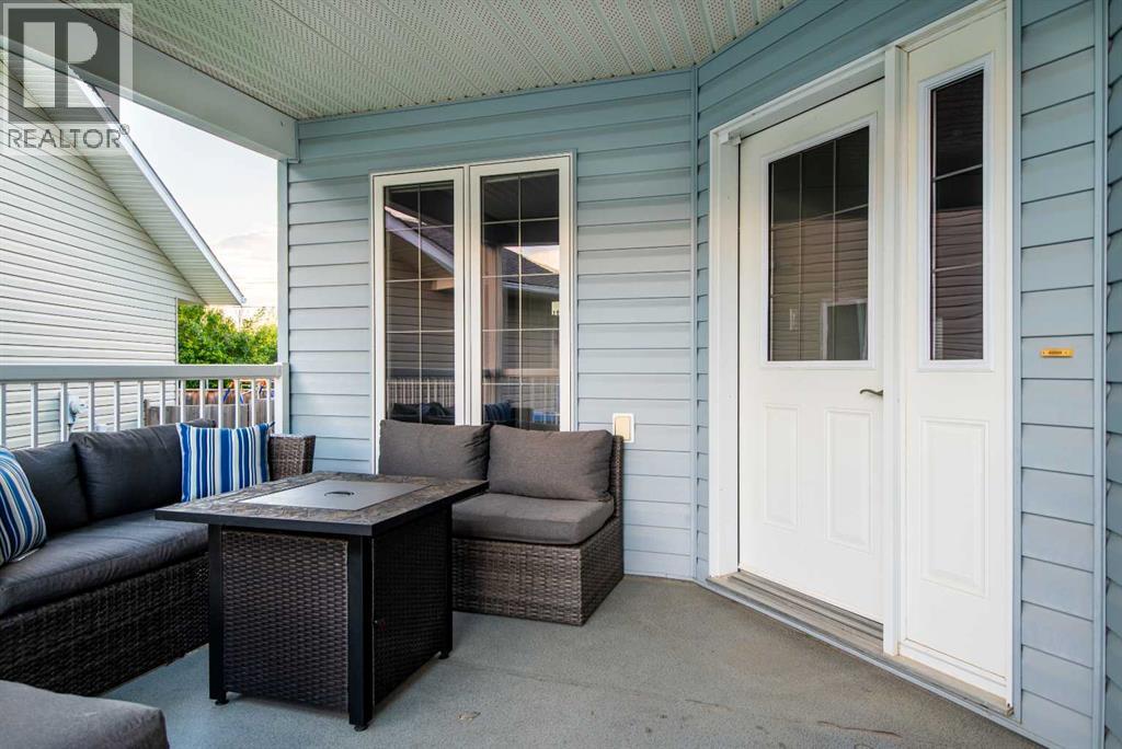 Photo 2 of 214 Bradford Crescent Se, Three Hills AB