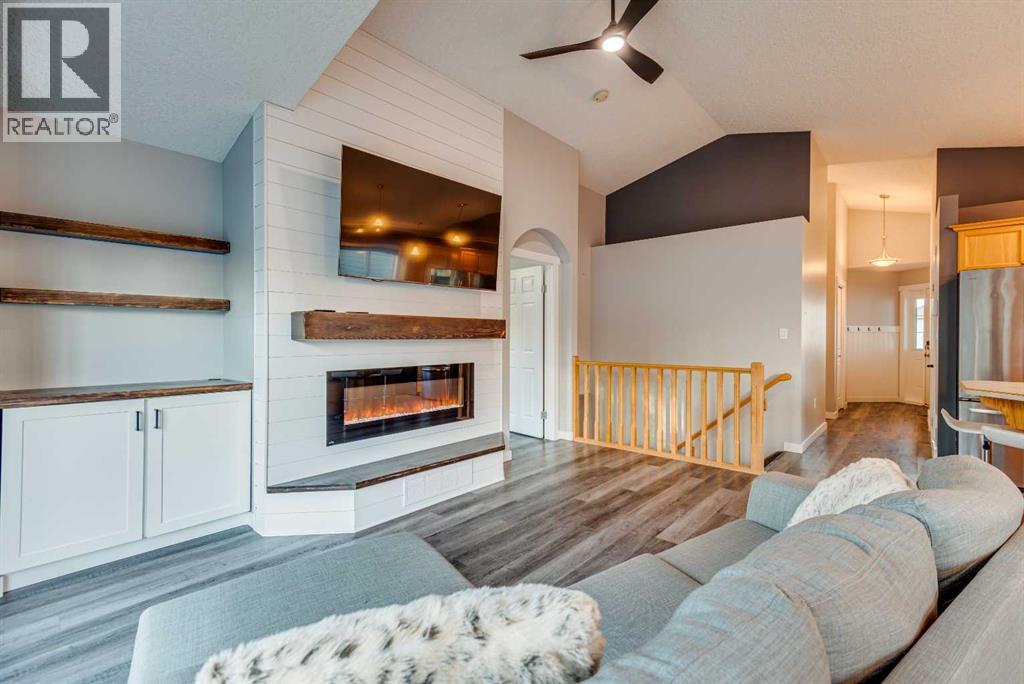 Photo 14 of 214 Bradford Crescent Se, Three Hills AB