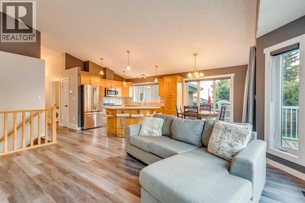 Photo 13 of 214 Bradford Crescent Se, Three Hills AB