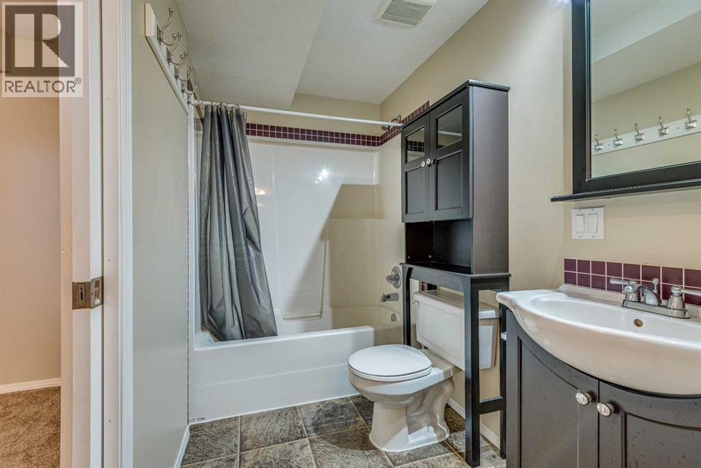 Photo 35 of 214 Bradford Crescent Se, Three Hills AB