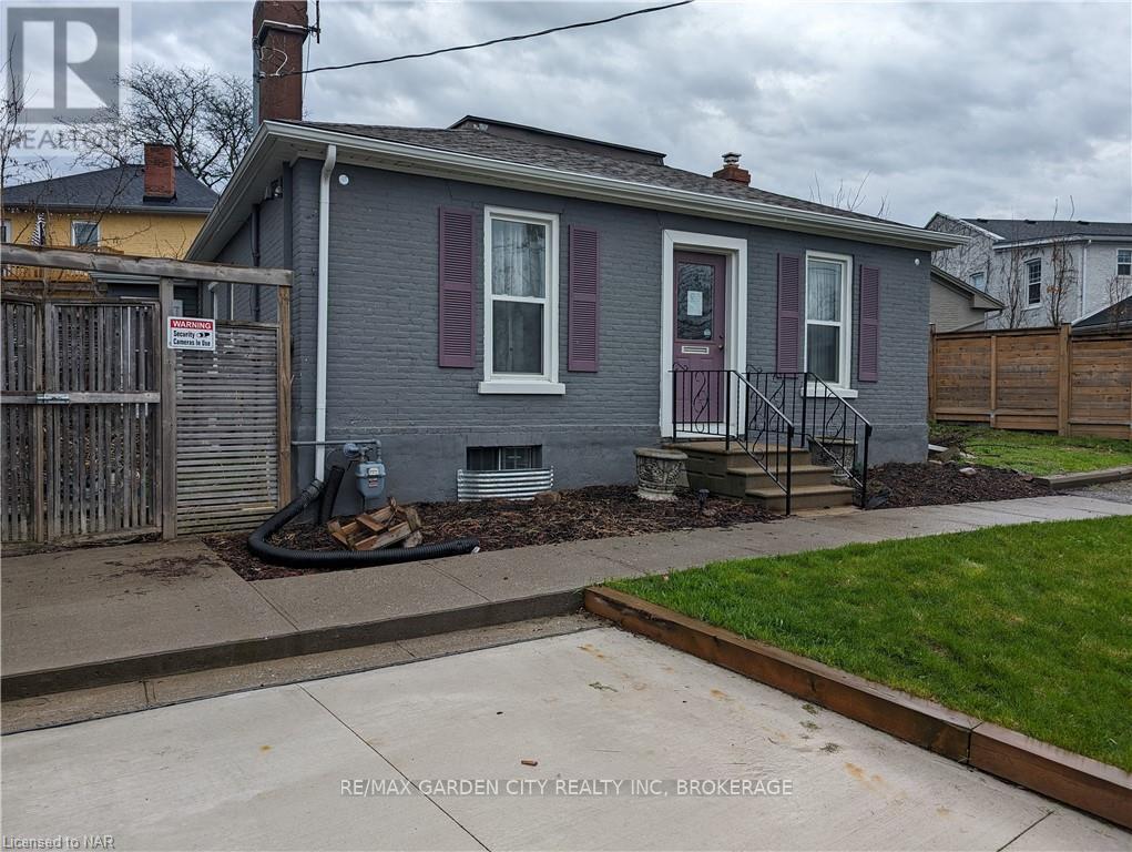Photo 1 of 28 Lake Street, St Catharines ON