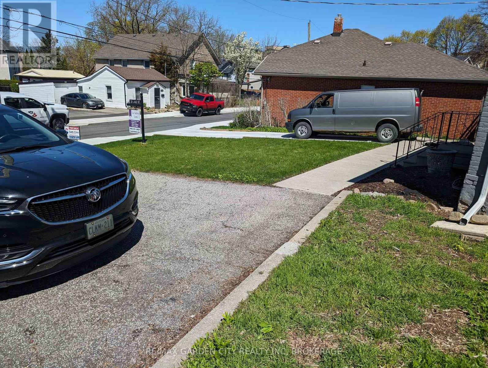 Photo 19 of 28 Lake Street, St Catharines ON