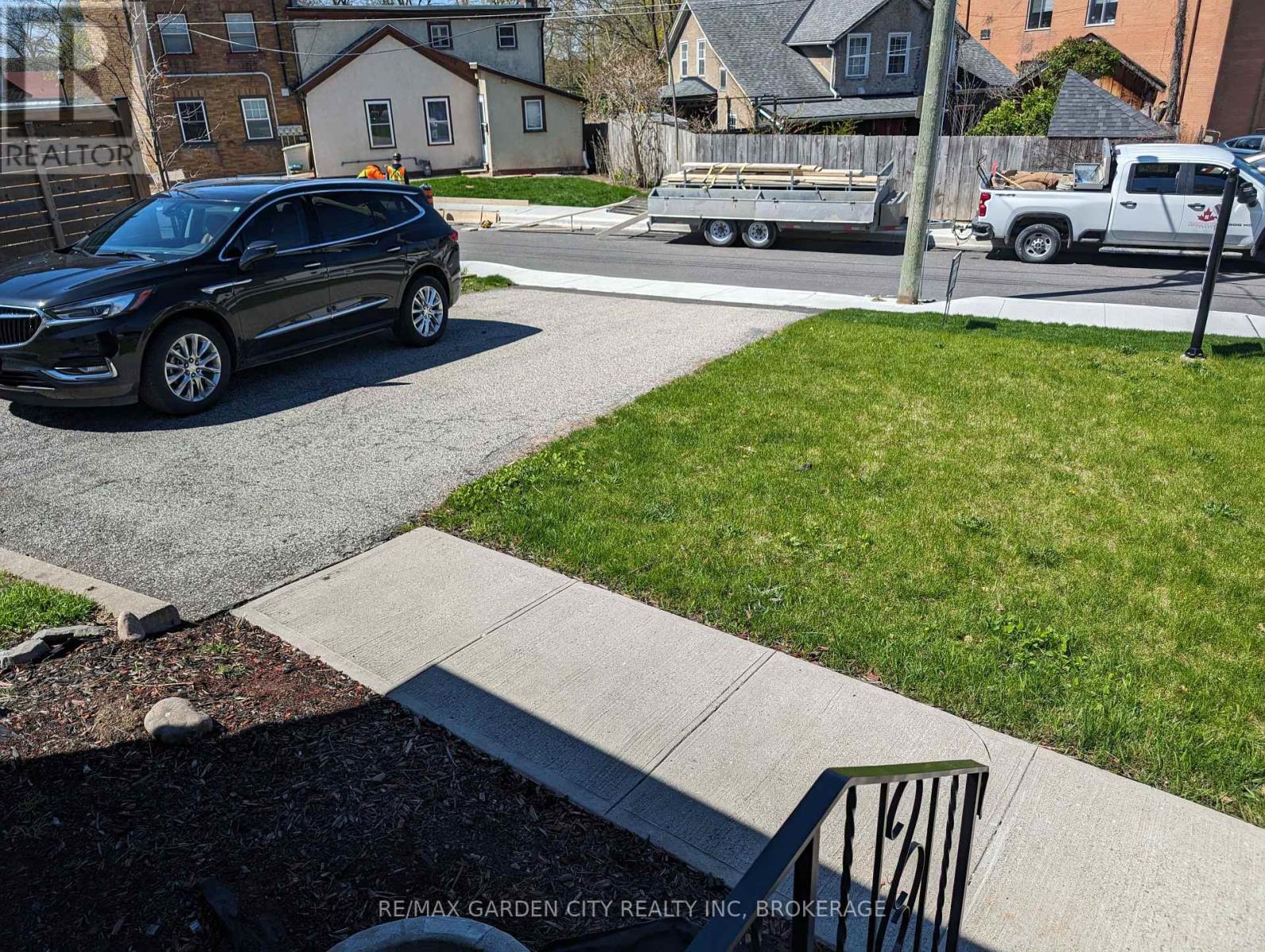 Photo 12 of 28 Lake Street, St Catharines ON