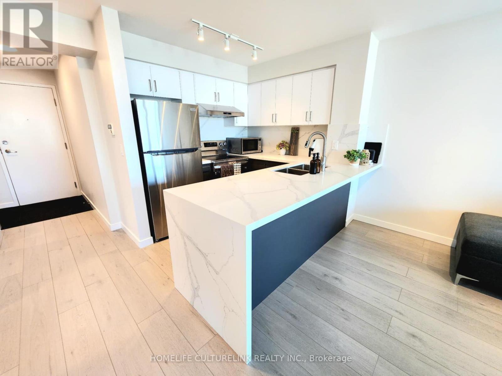 Photo 6 of 305 50 Brian Harrison Way, Toronto ON