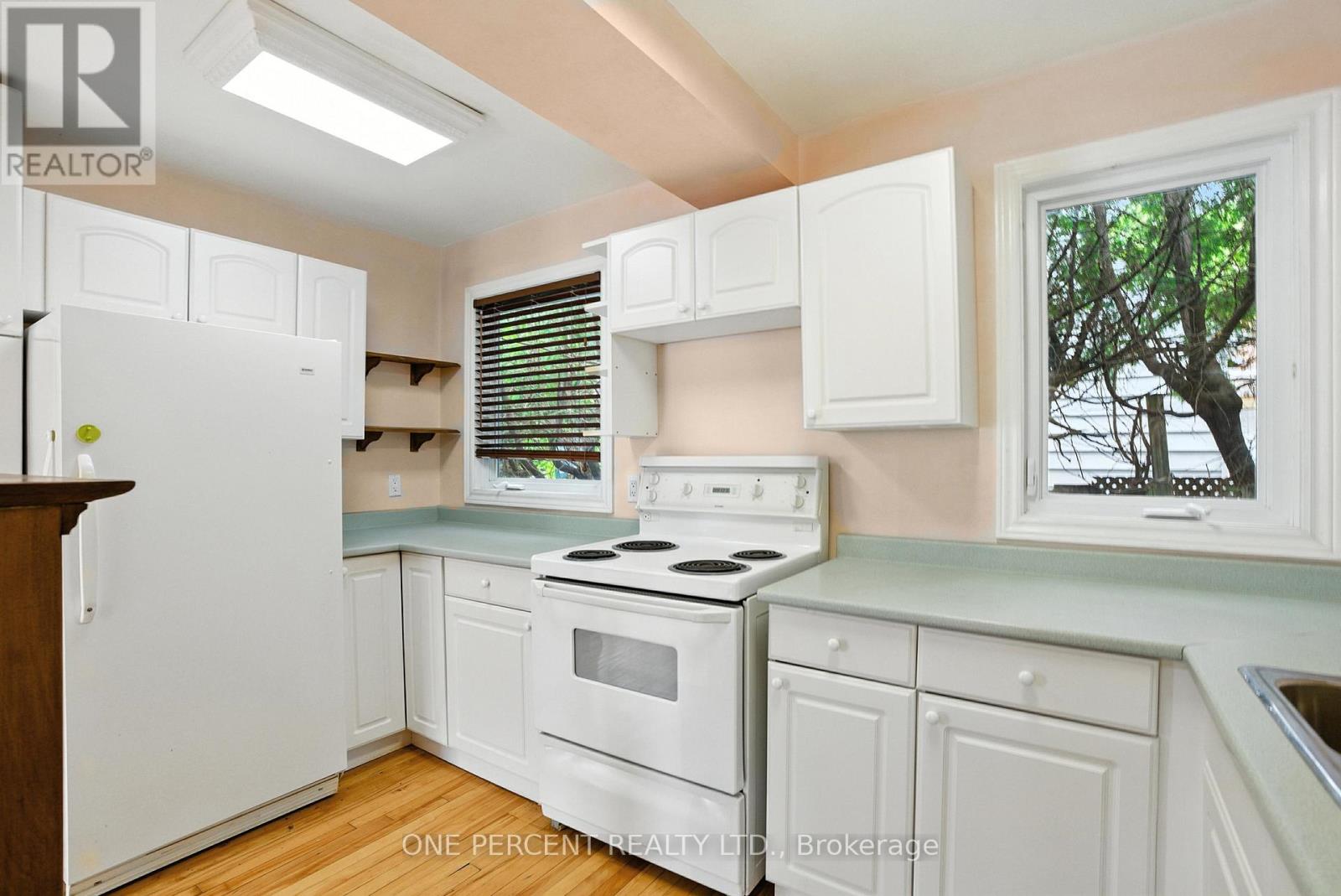 Photo 30 of 284 Anna Avenue, Ottawa ON