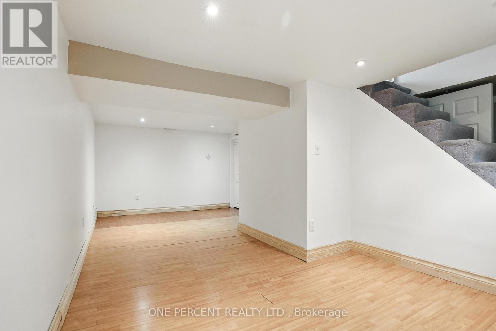 Photo 20 of 284 Anna Avenue, Ottawa ON