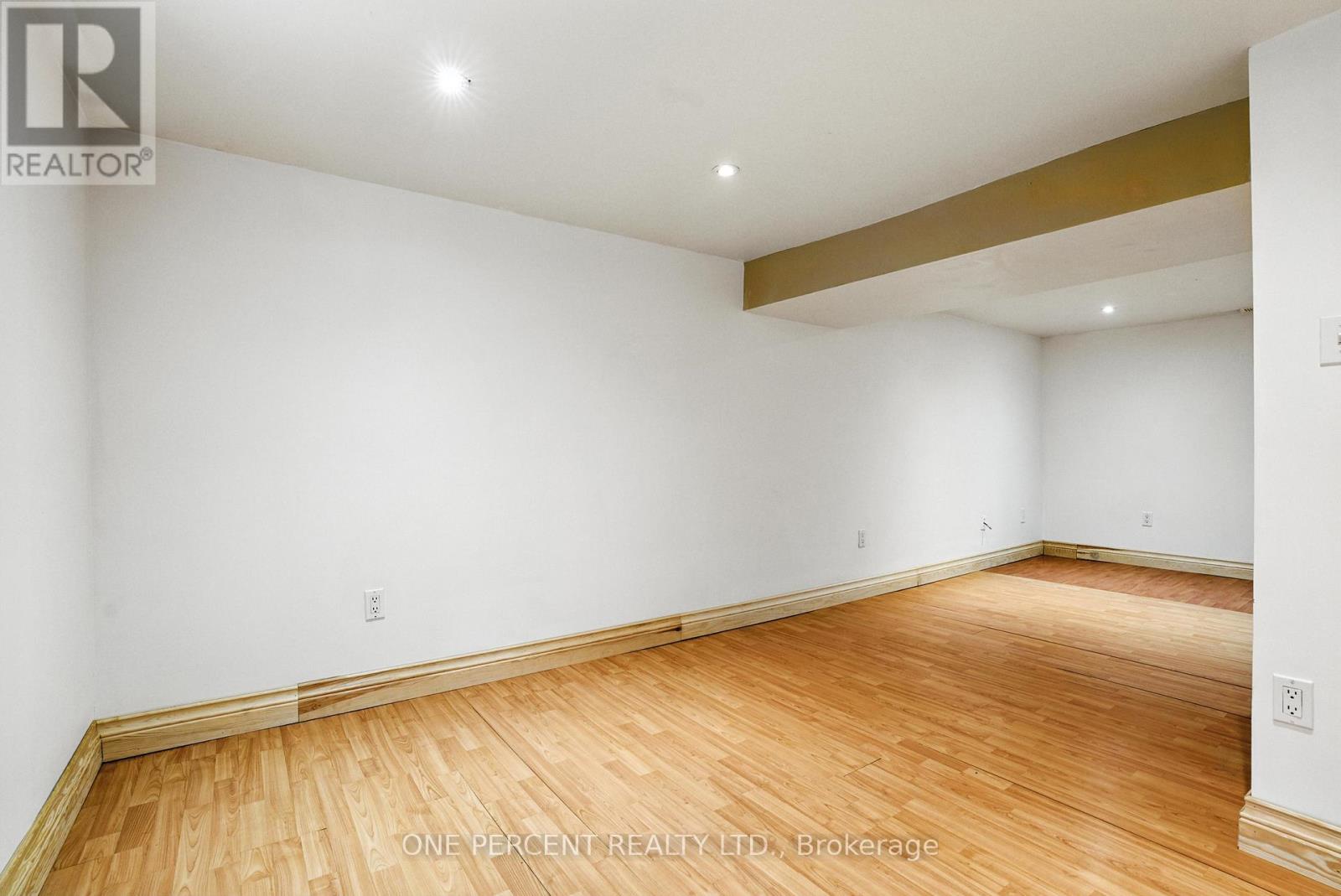 Photo 25 of 284 Anna Avenue, Ottawa ON