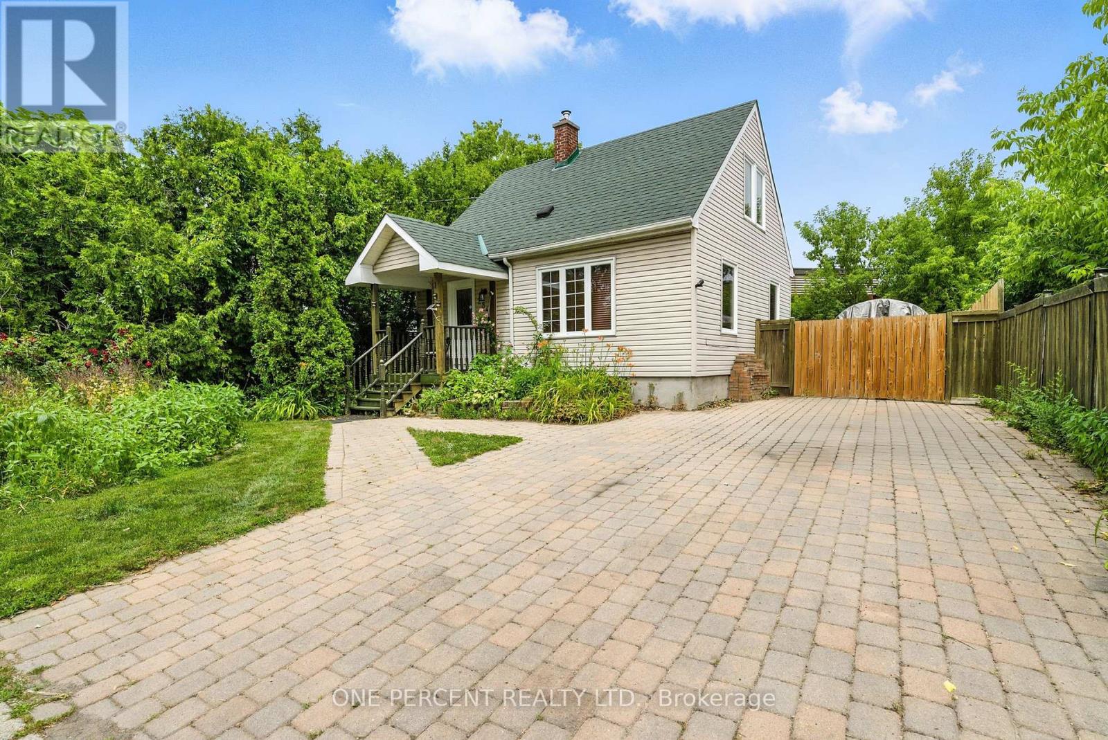 Photo 21 of 284 Anna Avenue, Ottawa ON