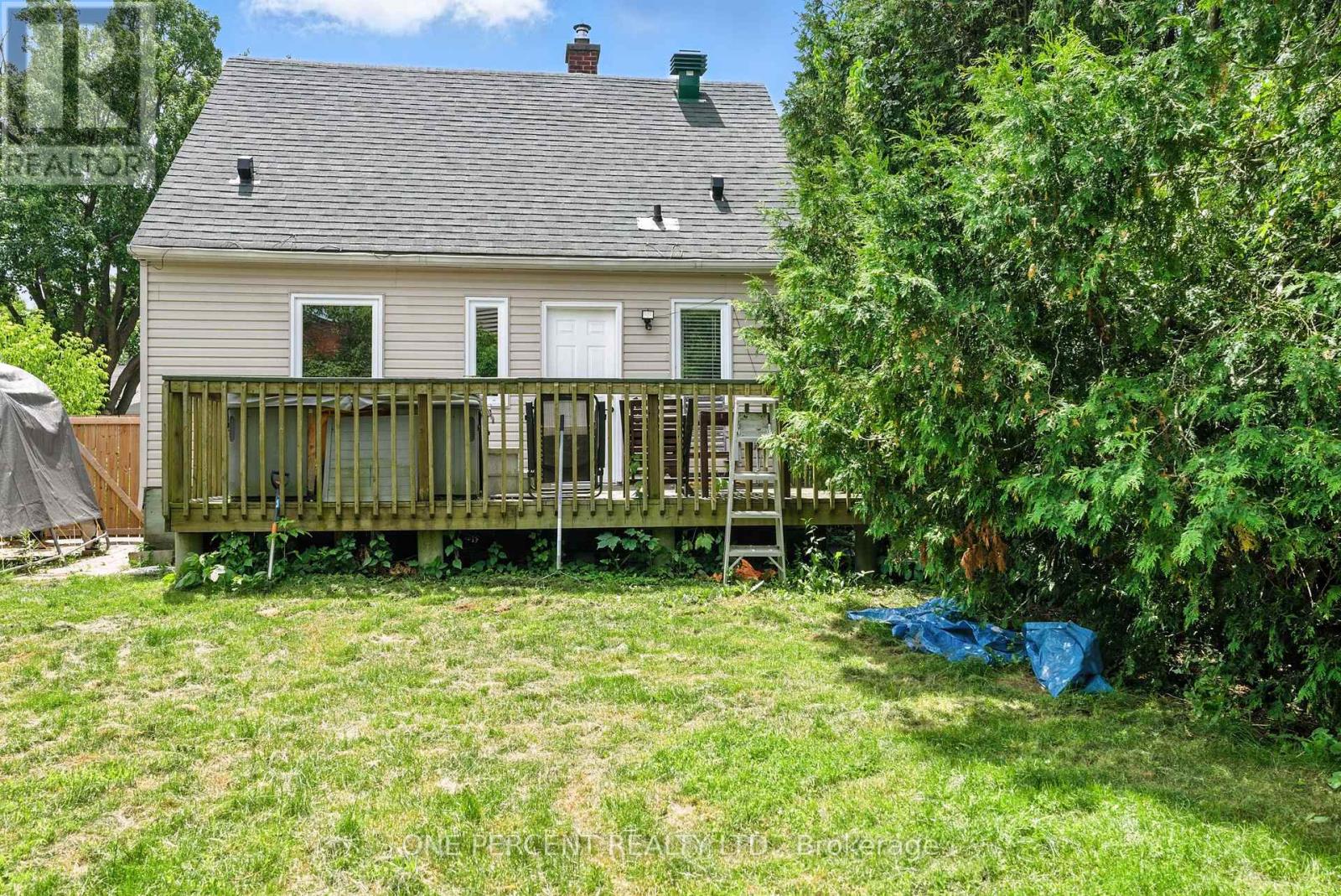 Photo 14 of 284 Anna Avenue, Ottawa ON