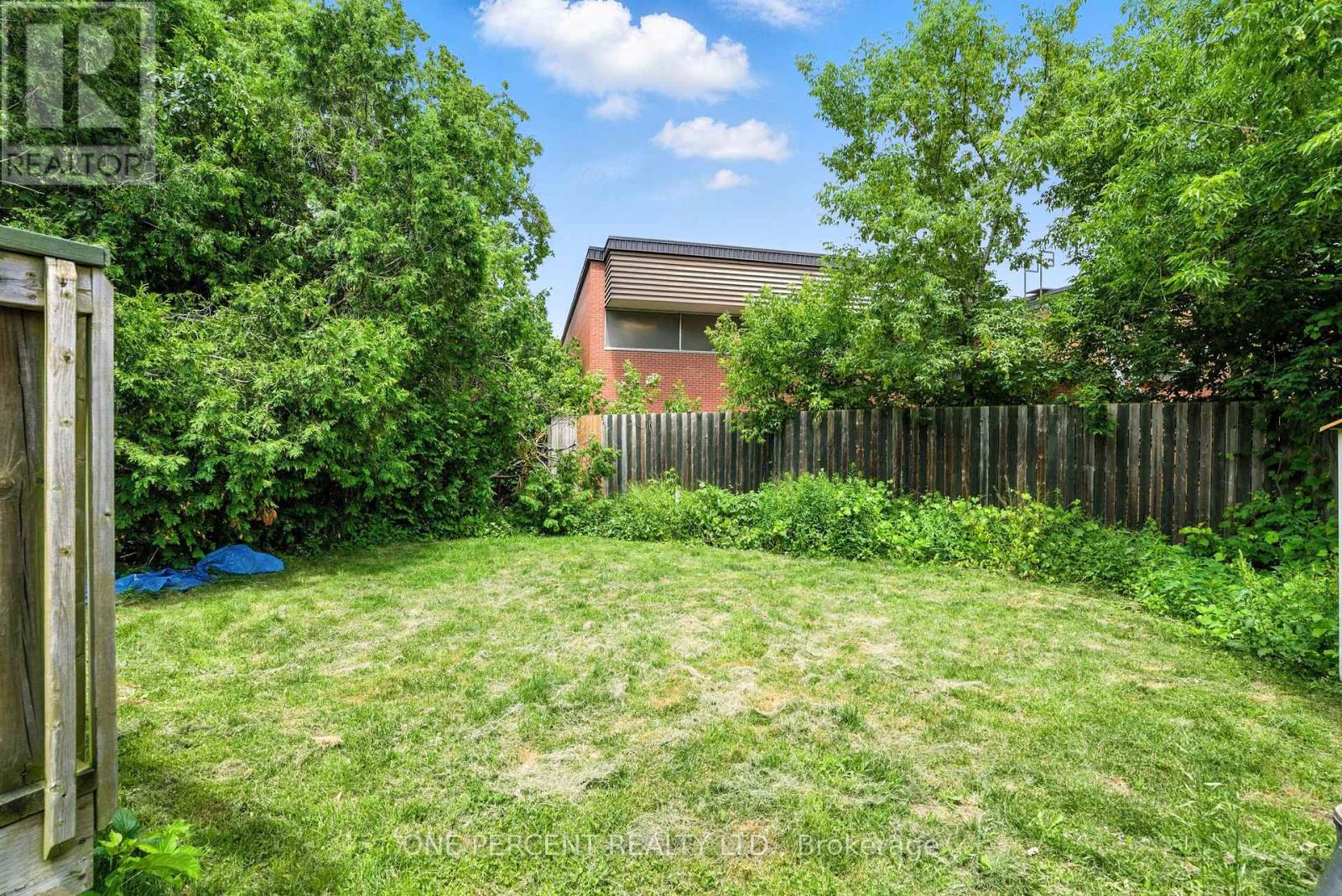 Photo 1 of 284 Anna Avenue, Ottawa ON