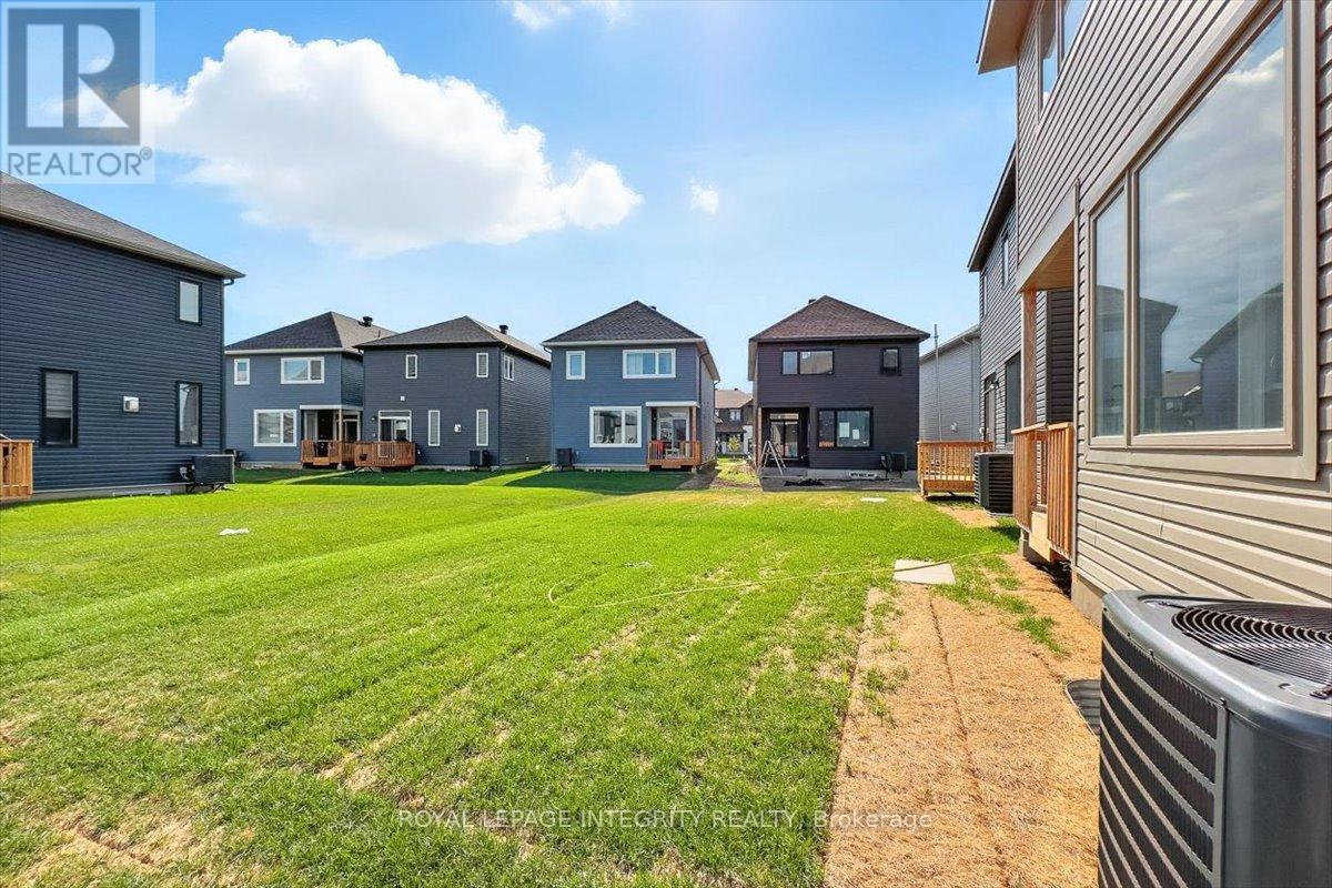 Photo 33 of 217 Massalia Crescent, Ottawa ON
