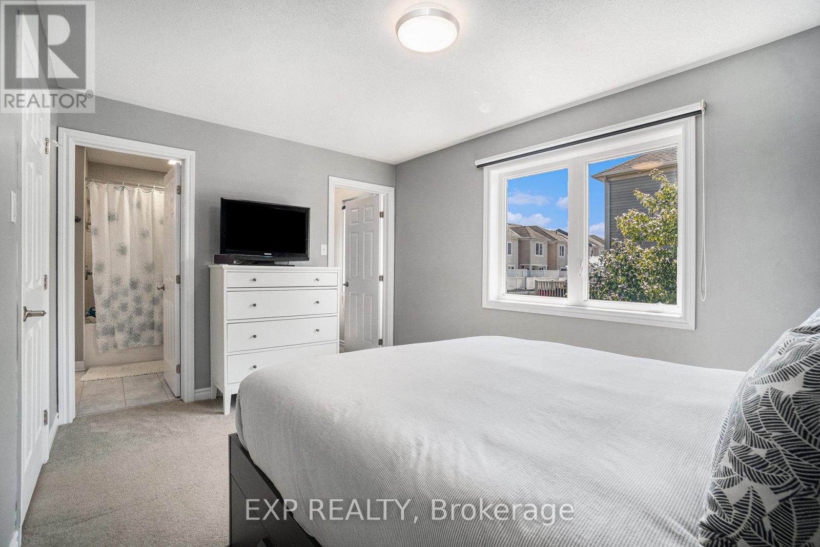 Photo 13 of 502 Rosehill Avenue, Ottawa ON