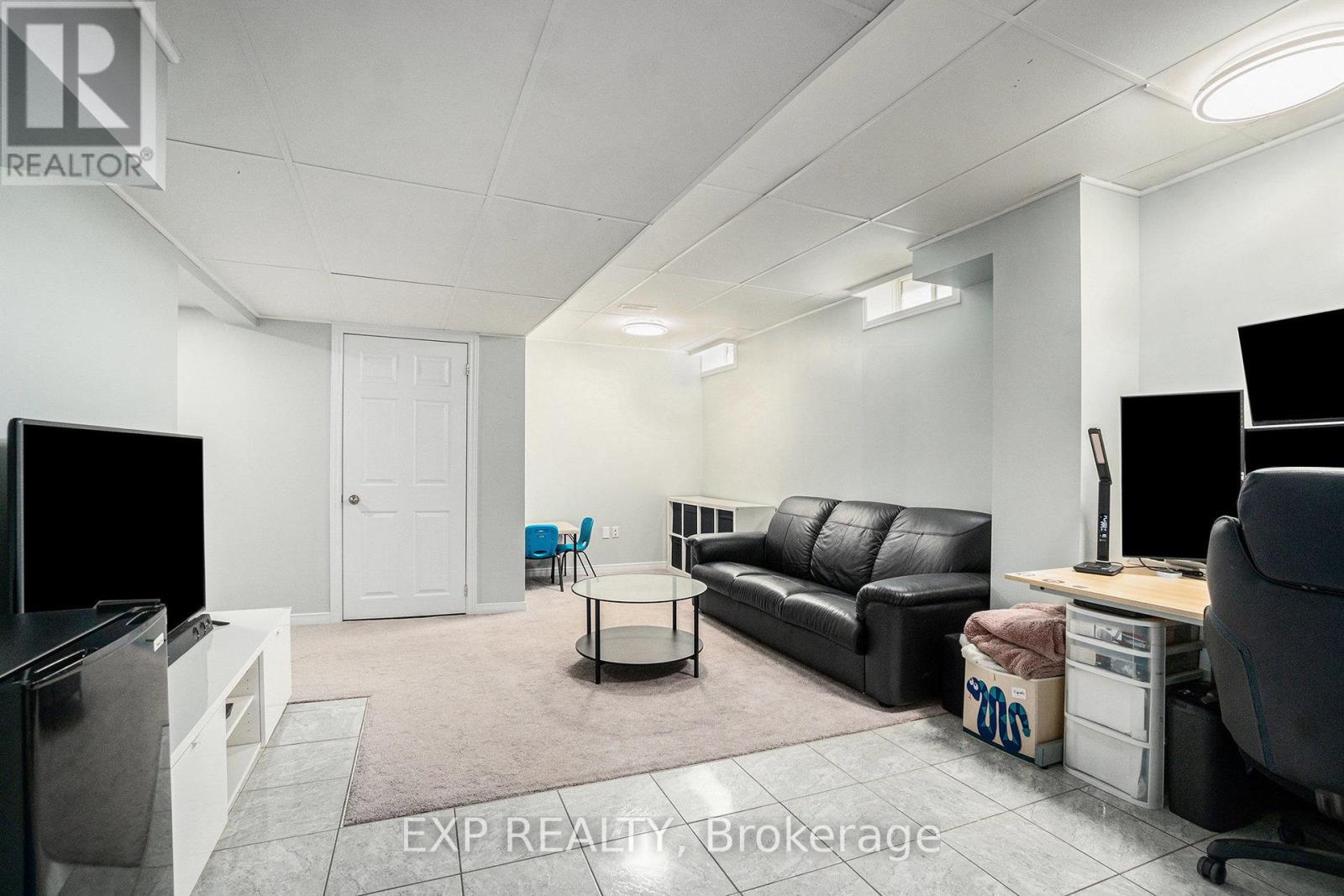 Photo 18 of 502 Rosehill Avenue, Ottawa ON