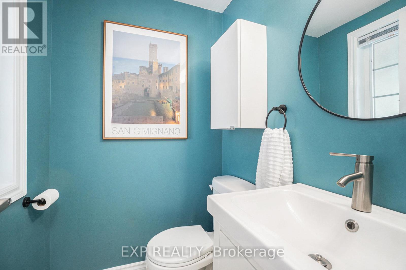 Photo 6 of 502 Rosehill Avenue, Ottawa ON