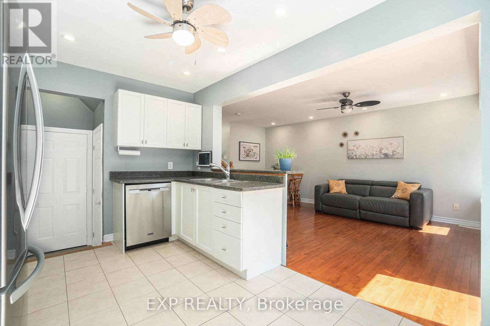 Photo 9 of 502 Rosehill Avenue, Ottawa ON