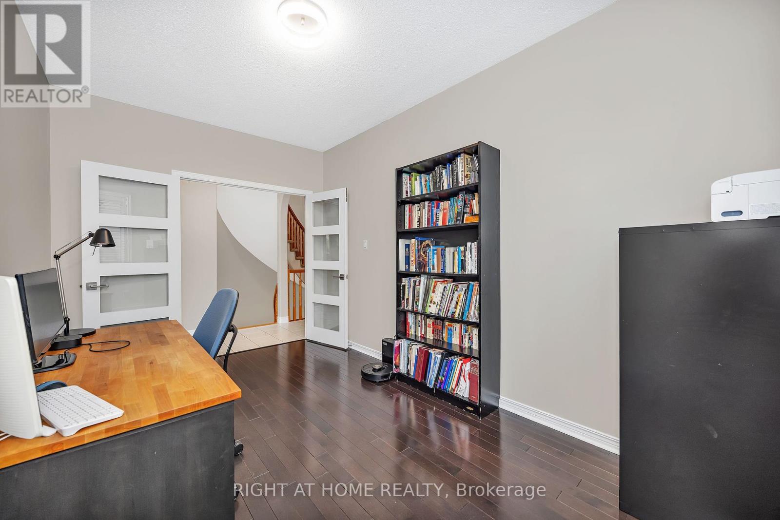 Photo 16 of 3727 Mountain Meadows Crescent, Ottawa ON