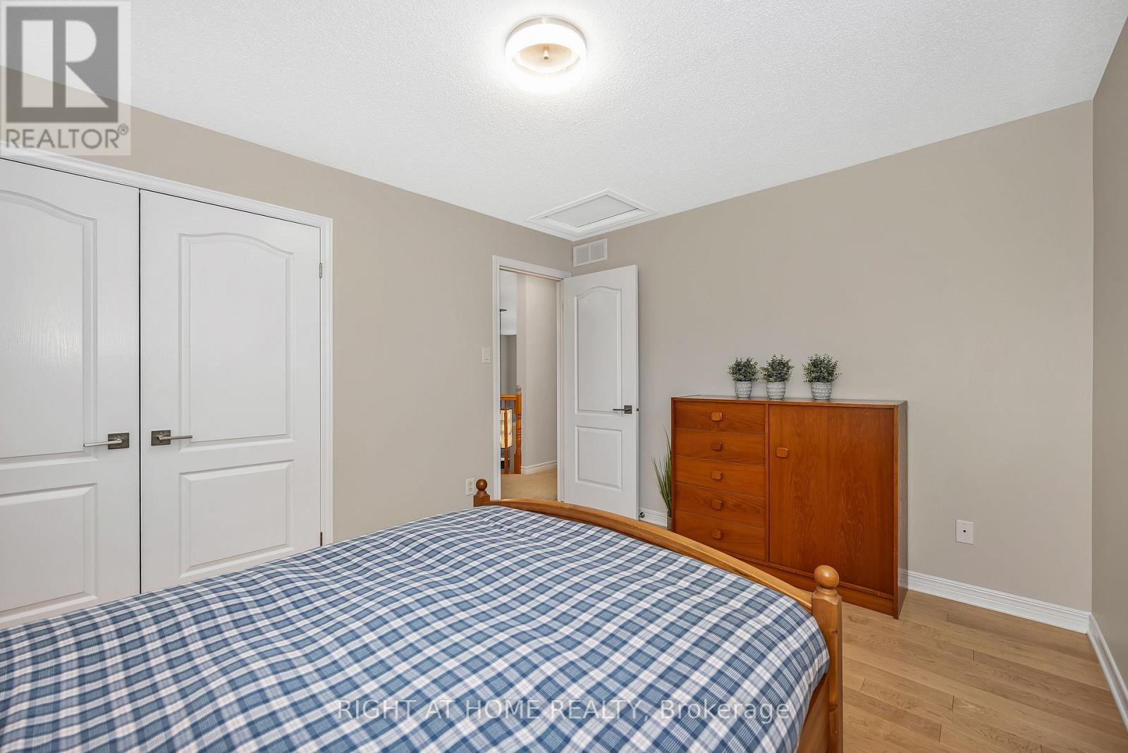 Photo 32 of 3727 Mountain Meadows Crescent, Ottawa ON