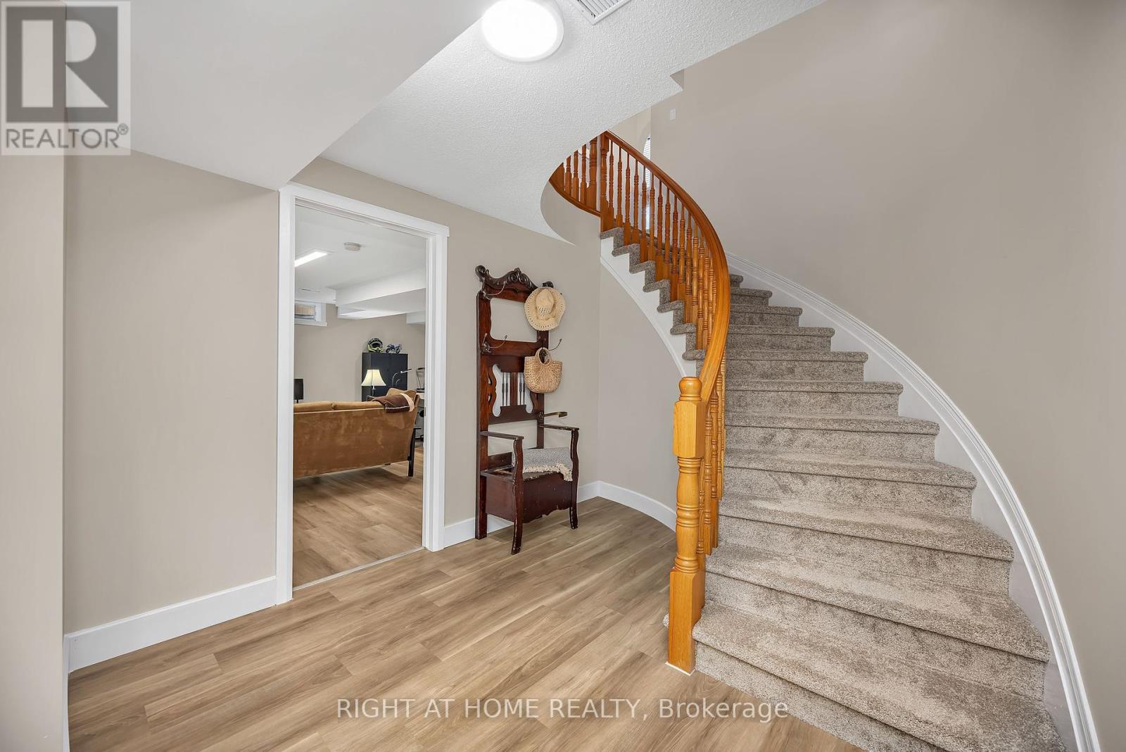 Photo 35 of 3727 Mountain Meadows Crescent, Ottawa ON