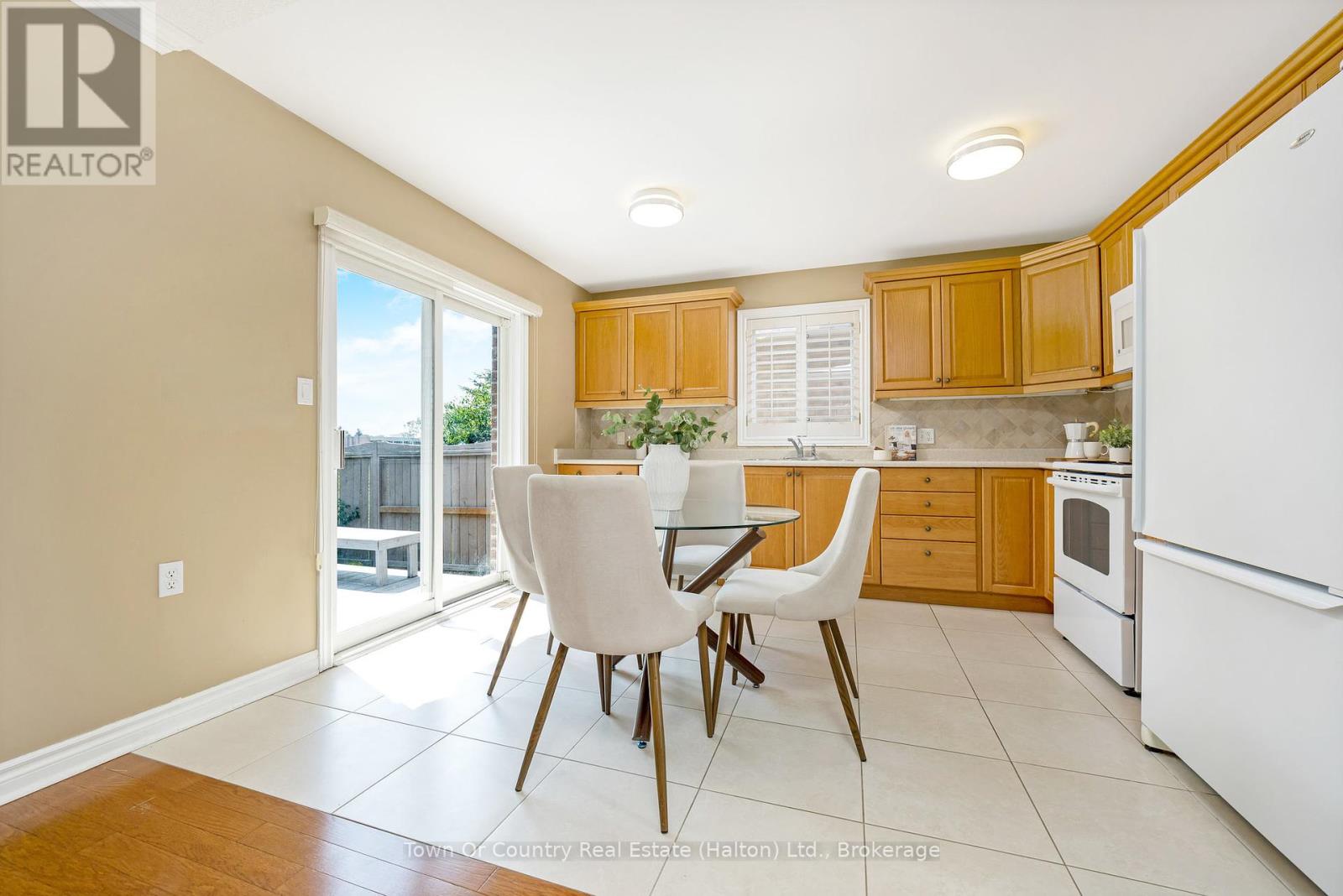 Photo 10 of 330 Centennial Forest Drive, Milton ON