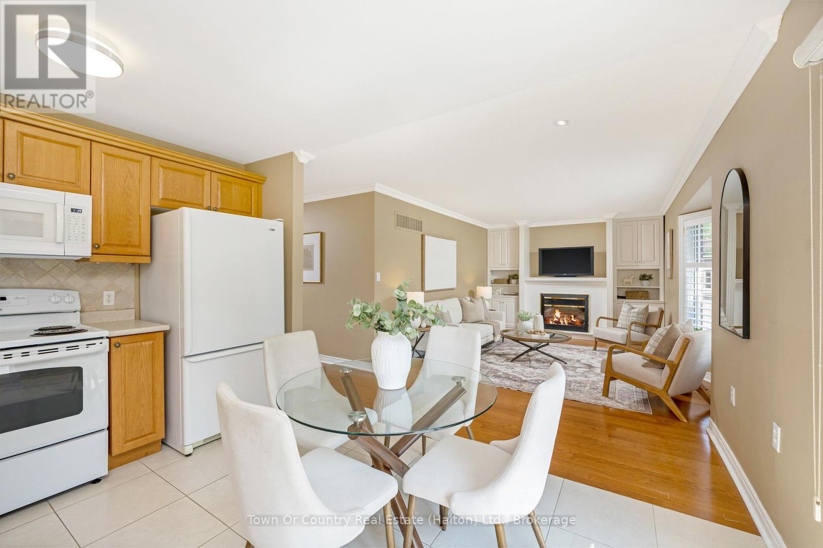 Photo 13 of 330 Centennial Forest Drive, Milton ON