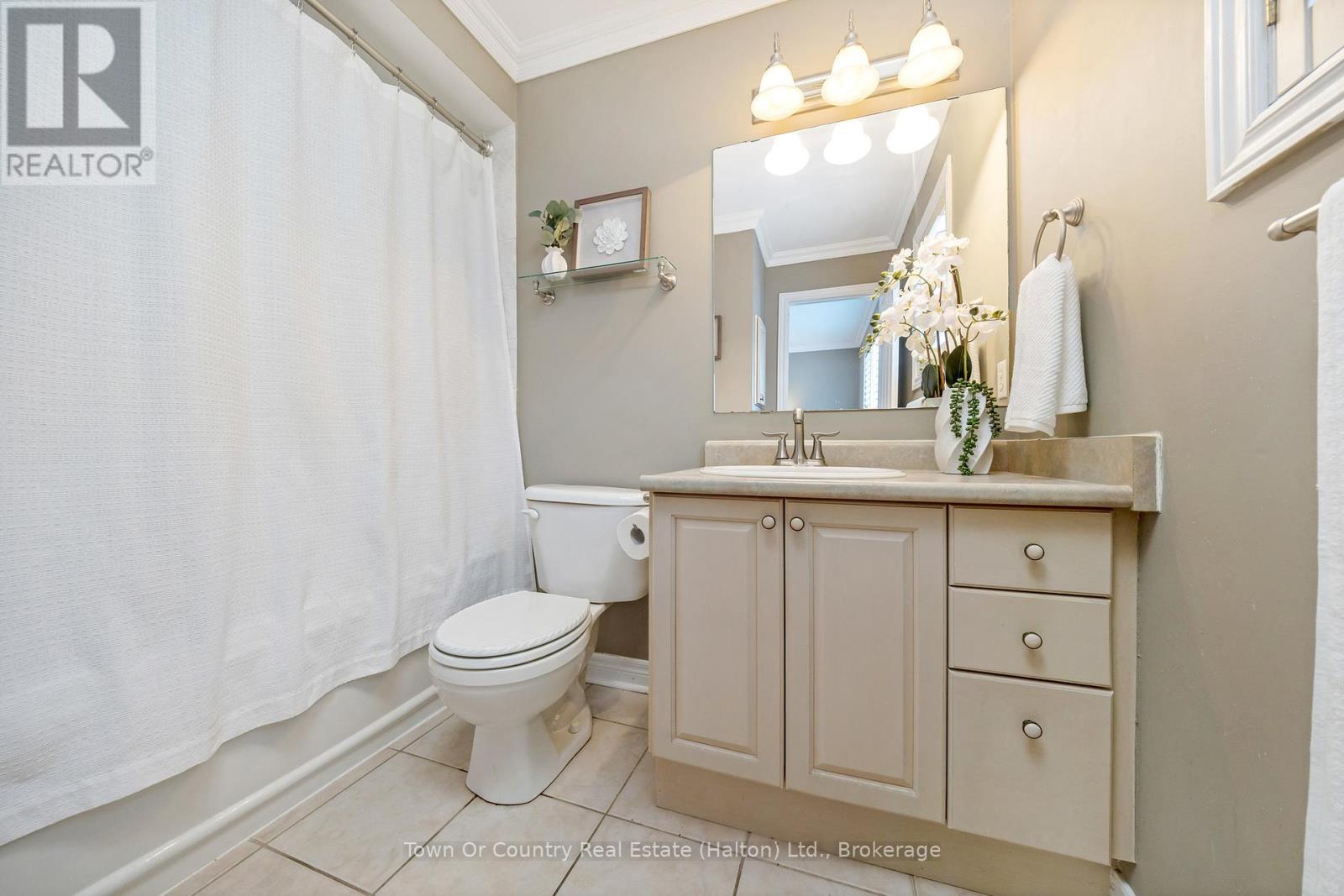 Photo 17 of 330 Centennial Forest Drive, Milton ON