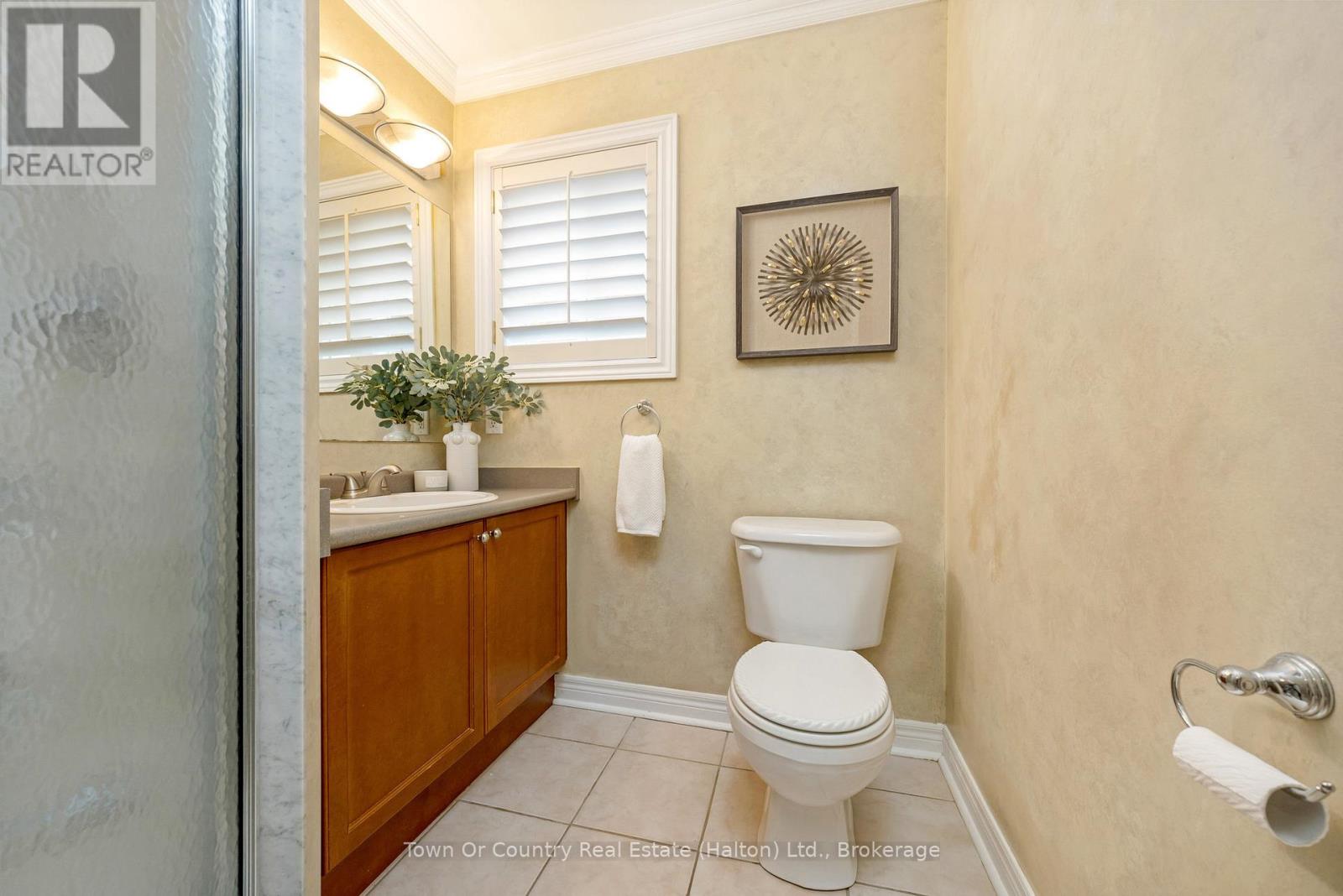 Photo 18 of 330 Centennial Forest Drive, Milton ON