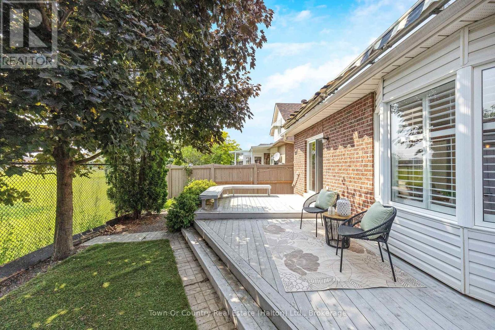 Photo 27 of 330 Centennial Forest Drive, Milton ON