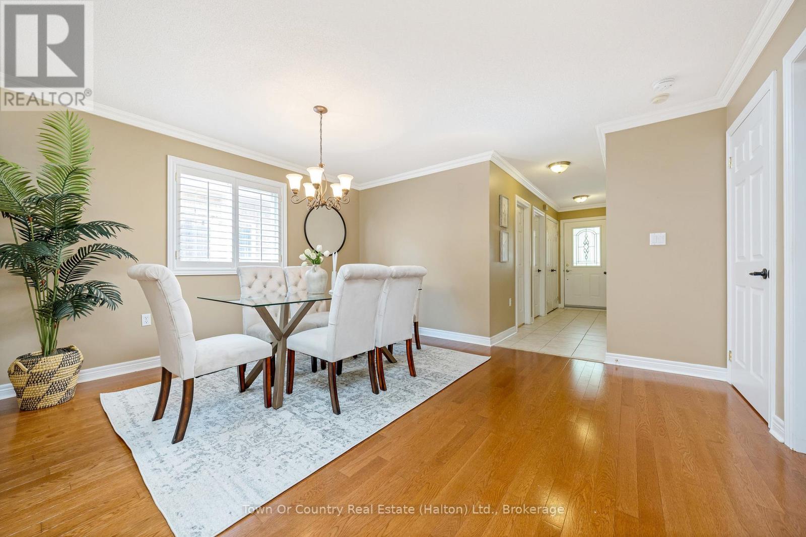 Photo 6 of 330 Centennial Forest Drive, Milton ON