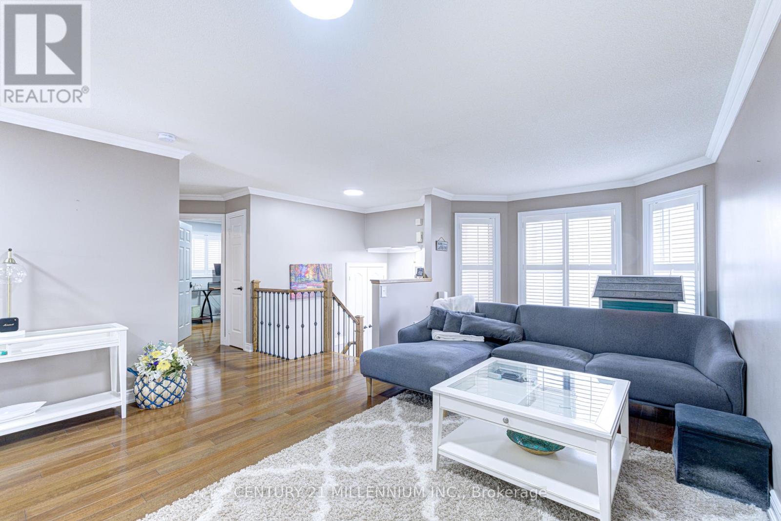 Photo 10 of 26 Suncrest Drive, Brampton ON