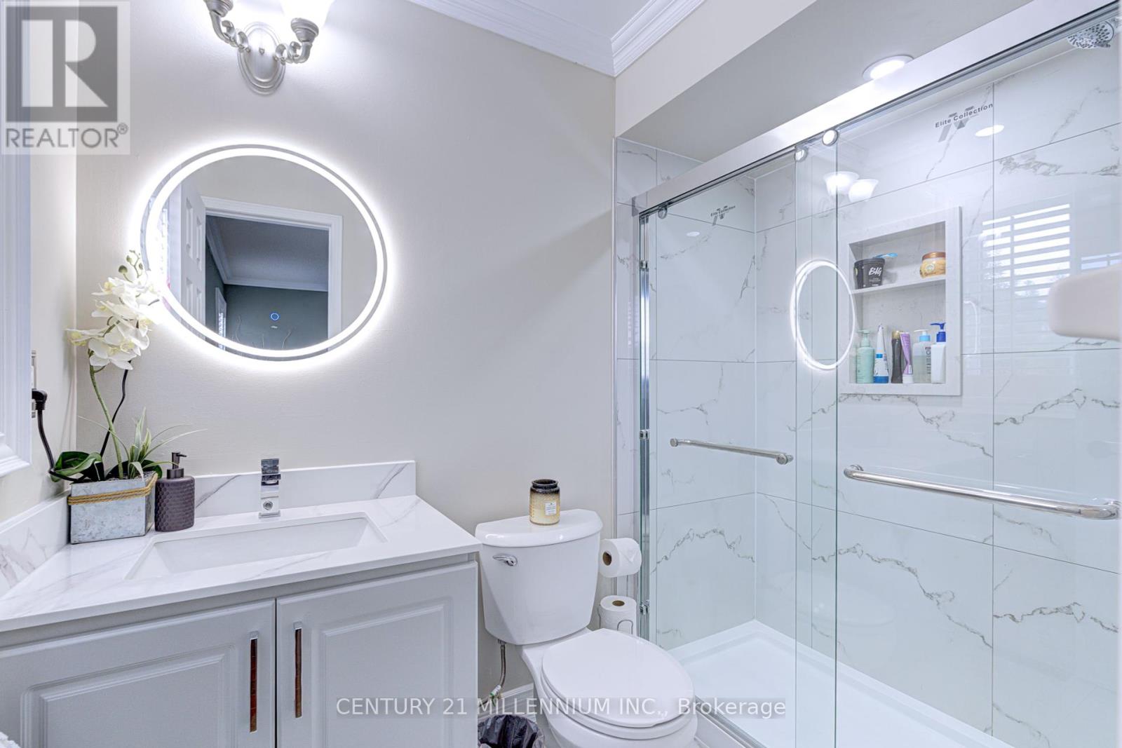 Photo 19 of 26 Suncrest Drive, Brampton ON